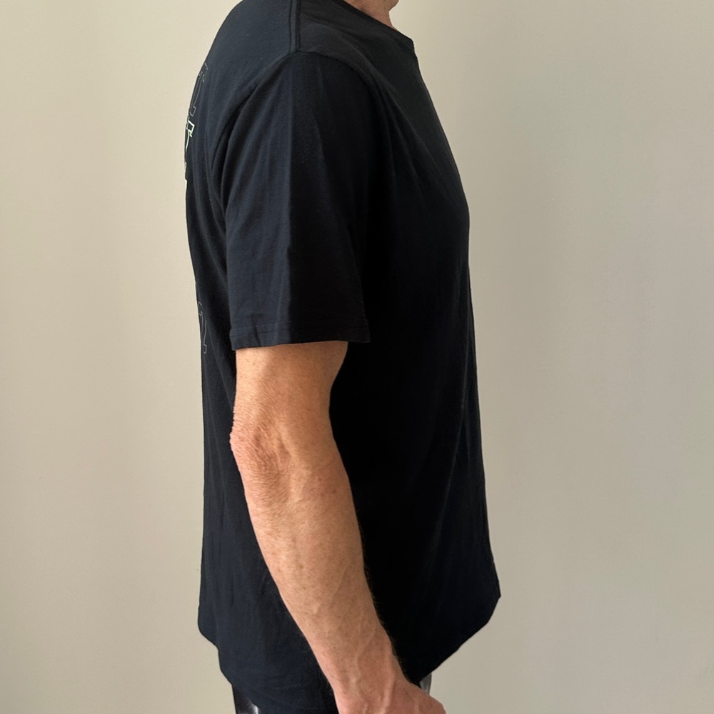 Under Armour Men's Black Short Sleeve Tee - Picture 10 of 17